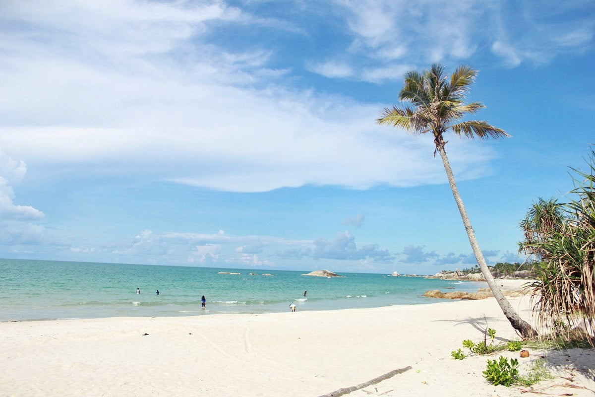 Enggak Pernah Bosan Main ke 7 Pantai Terindah di Pulau Bangka Ini - Pantai Rambak