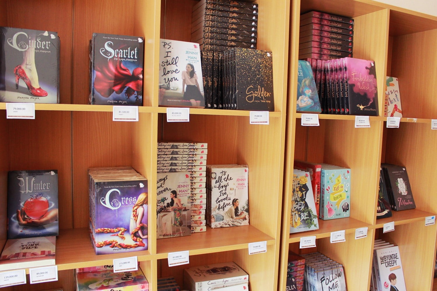 Borong Buku dan Merchandise Sepuasnya di Haru Bookstore Gading Serpong