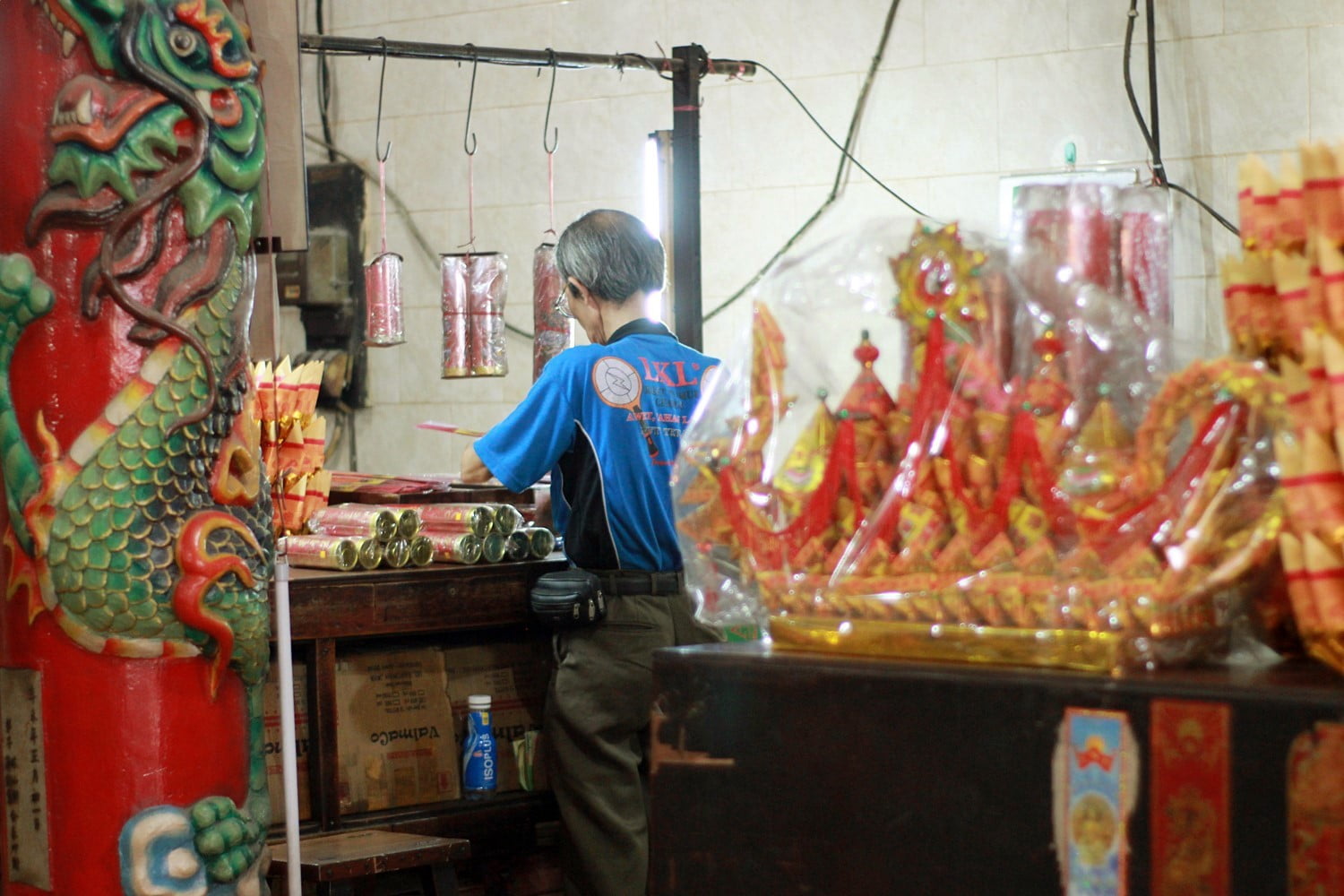 Menyaksikan Wayang Potehi di Hong Tiek Hian, Klenteng Tertua di Surabaya