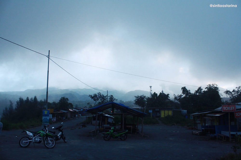 Matahari Merapi dan Kisah di Puncaknya