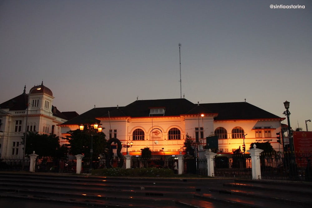 Menghabiskan Malam di Kawasan Titik Nol Yogyakarta