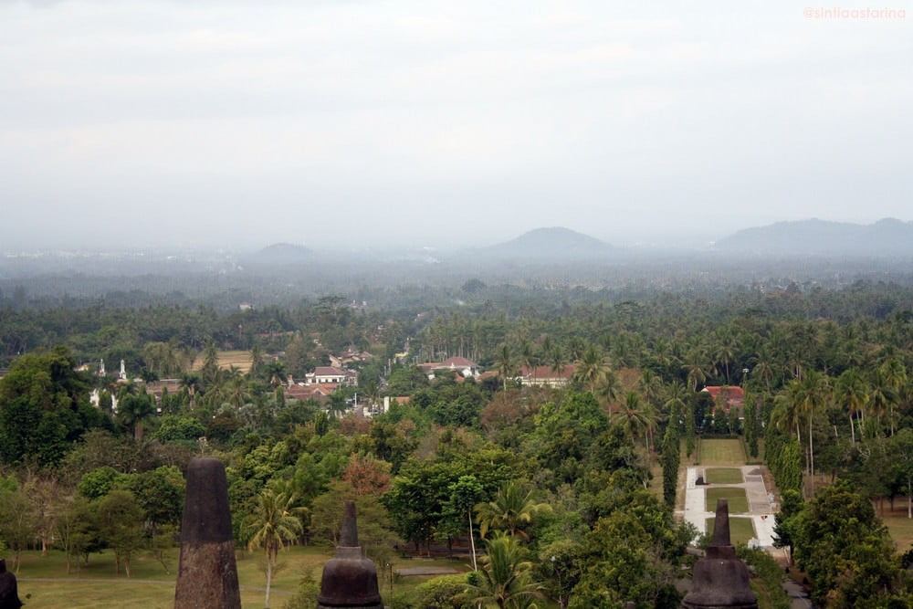 di candi borobudur menjelang malam