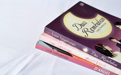 3 Penulis Teenlit Favorit yang Novelnya Bikin Kangen Masa SMA