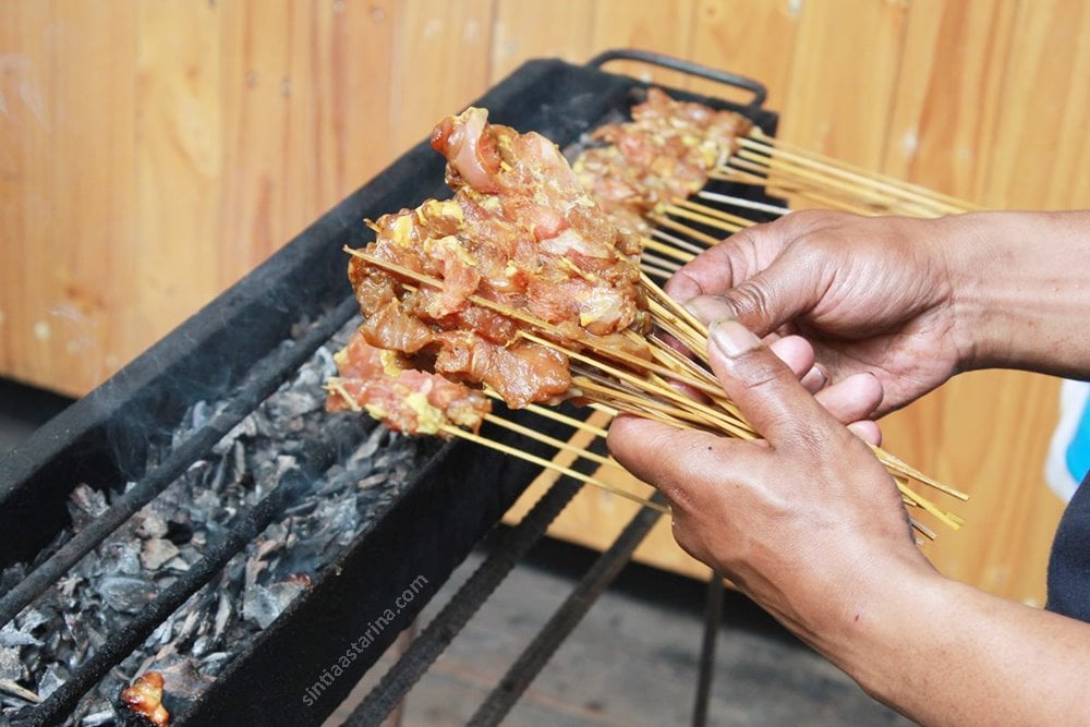 Sate Gendong, Kuliner Enak di Dusun Bambu Bandung