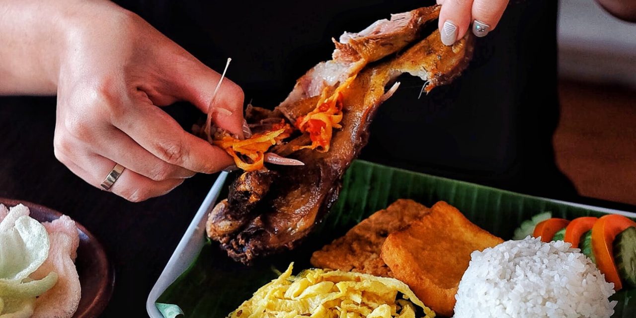 Waroeng Kaligarong, Kuliner Semarang Spesialis Bebek Goreng Sambal Mangga Muda