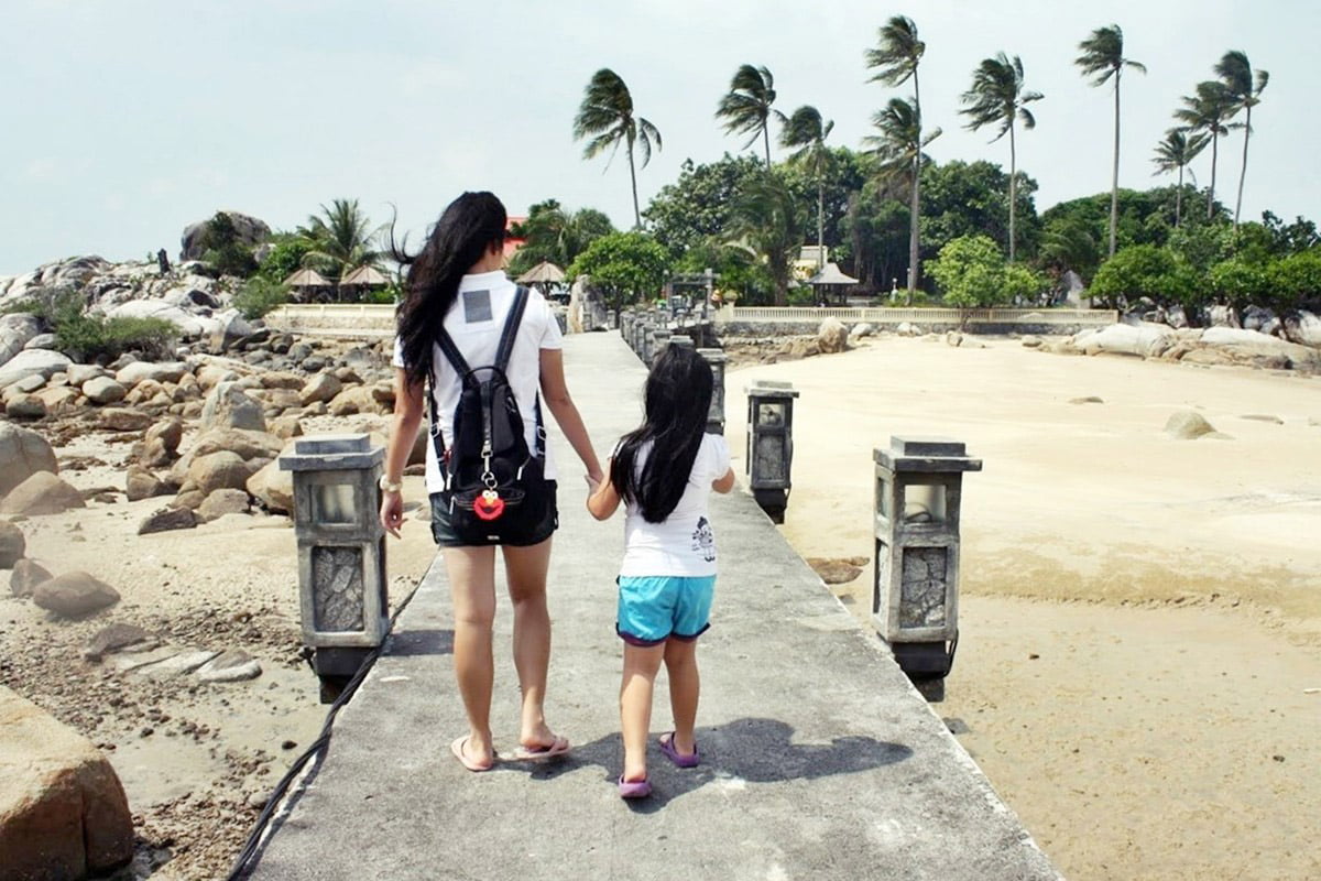 Enggak Pernah Bosan Main ke 7 Pantai Terindah di Bangka Ini - Pantai Parai Tenggiri